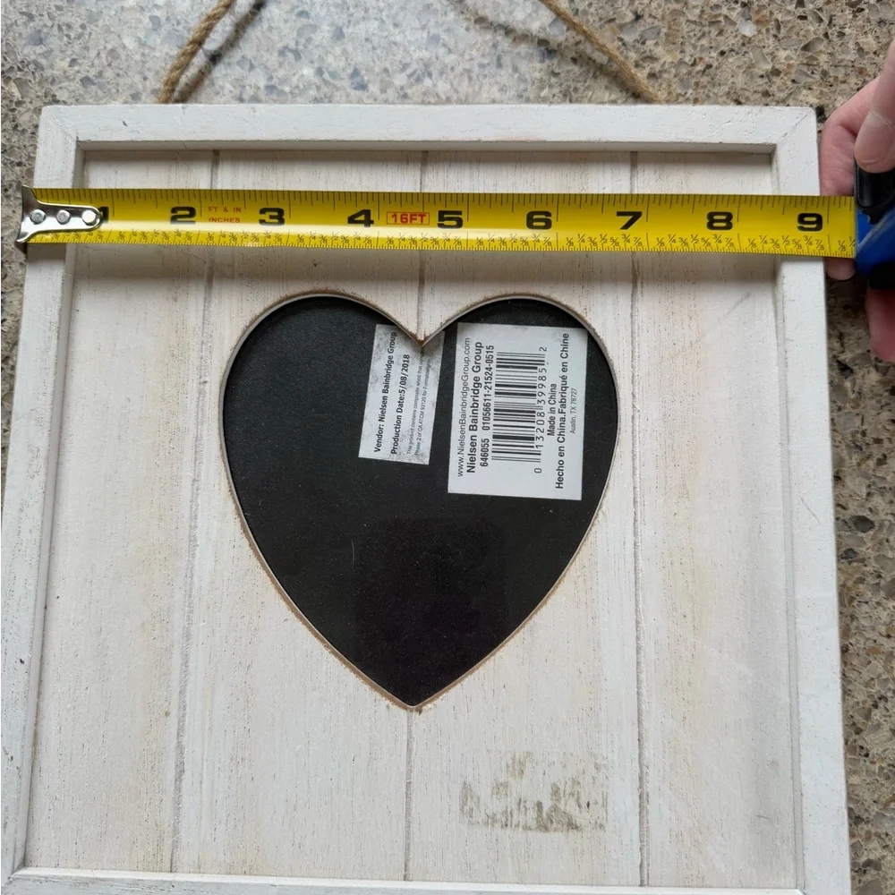 Set of 2 White Heart-Shaped Rustic Picture Frame Accent